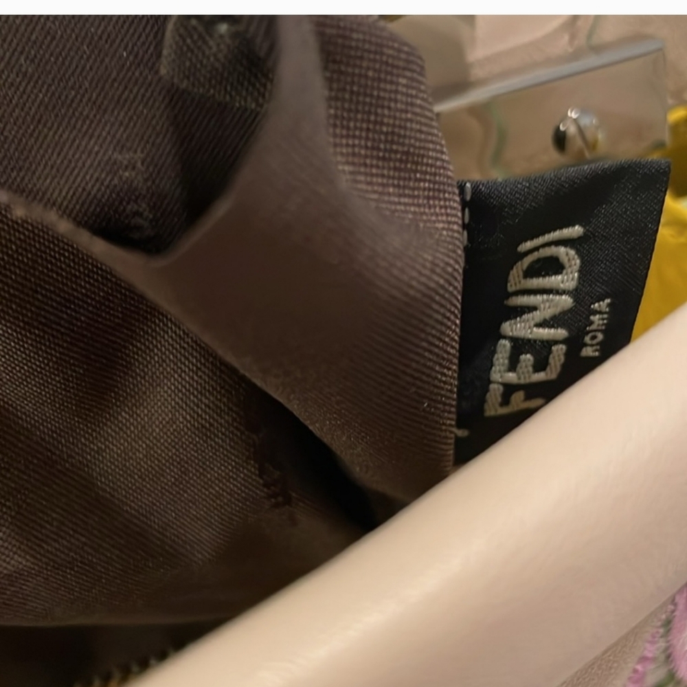 Authebtic Fendi Peekaboo - Picture 4 of 9